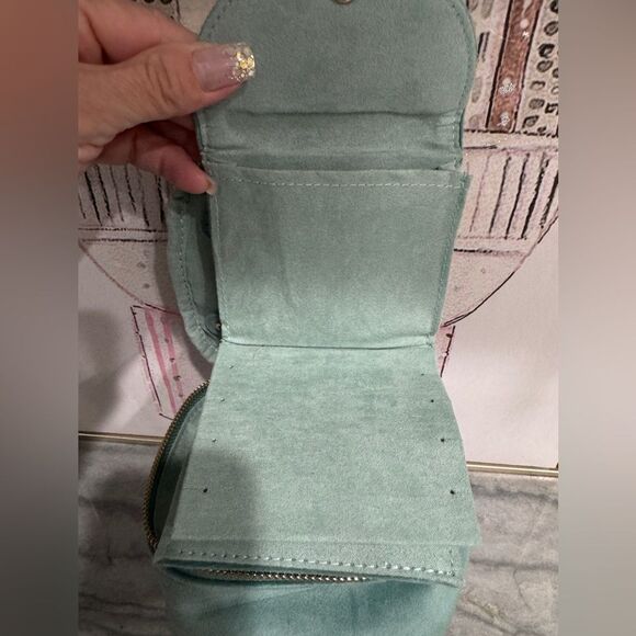 Velvet Cube Zippered Jewelry Organizer - Picture 5 of 7